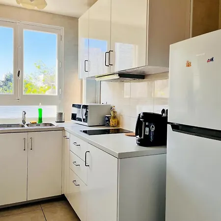 Charmant T3 Avec Parking Prive Apartment *